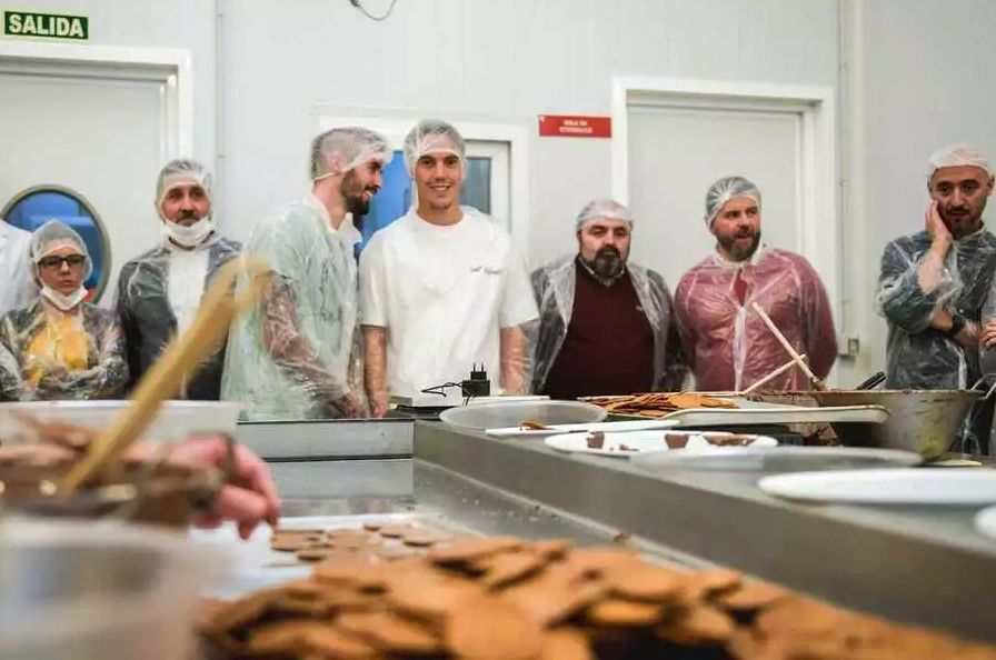 Visita al obrador de Moscovitas de Rialto junto al Real Oviedo